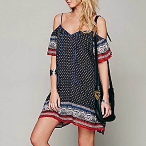 Free People Dresses & Skirts - FREE People Cold Shoulder Flutter Sleeve Printed Mini Dress